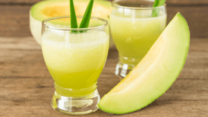 Suco detox para desinchar melao 1 300x169 - 3 receitas de sucos Detox para desinchar